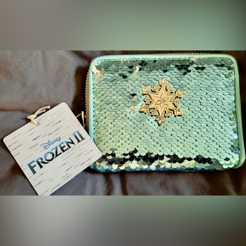 Disney Frozen II Aqua Wallet